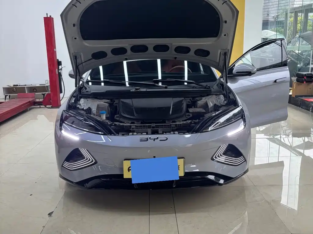 BYD Seal — фото 6