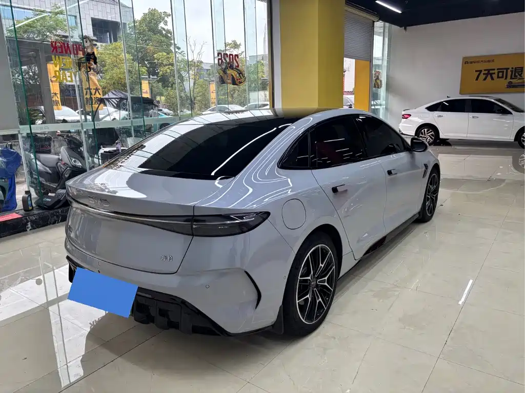 BYD Seal — фото 10