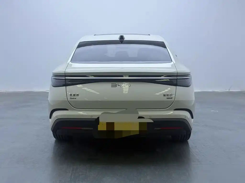 BYD Seal 07 DM-i — фото 10