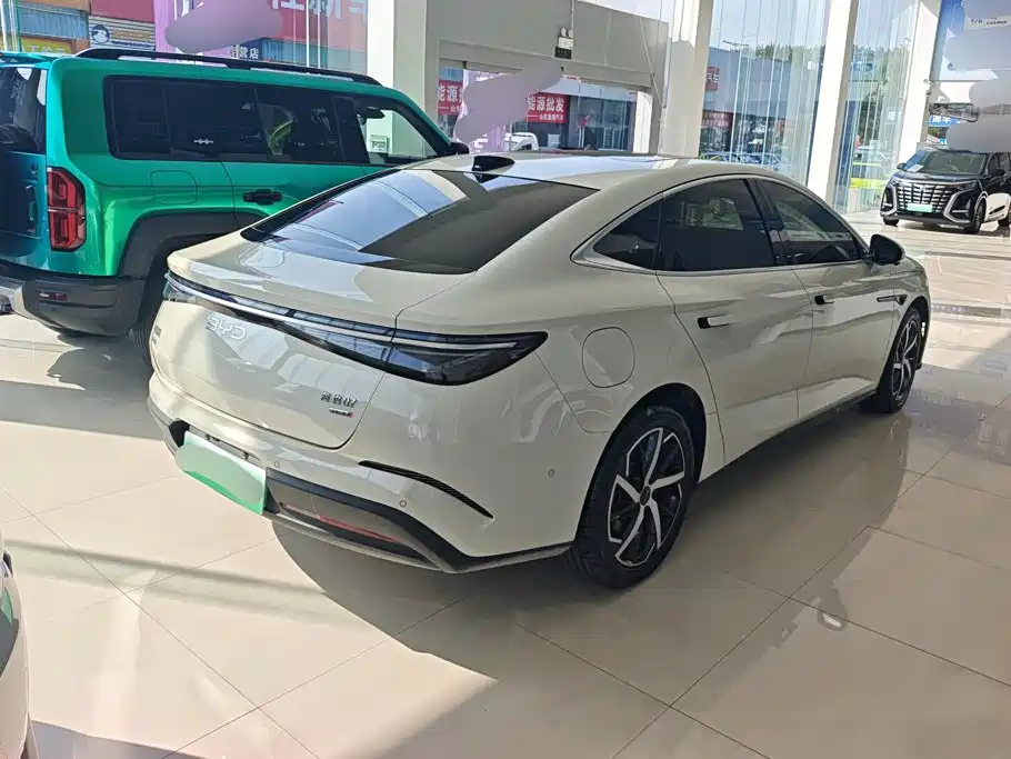BYD Seal 07 DM-i — фото 3