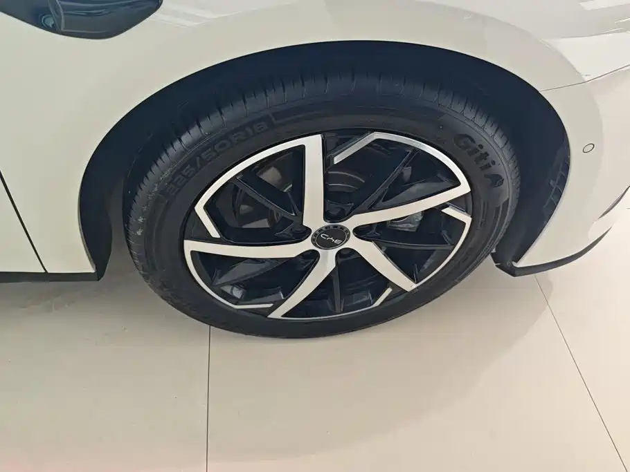 BYD Seal 07 DM-i — фото 6
