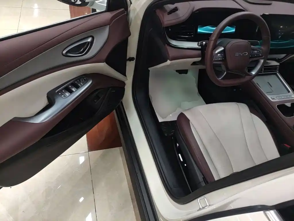 BYD Seal 07 DM-i — фото 15