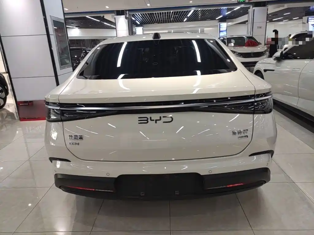 BYD Seal 07 DM-i — фото 5