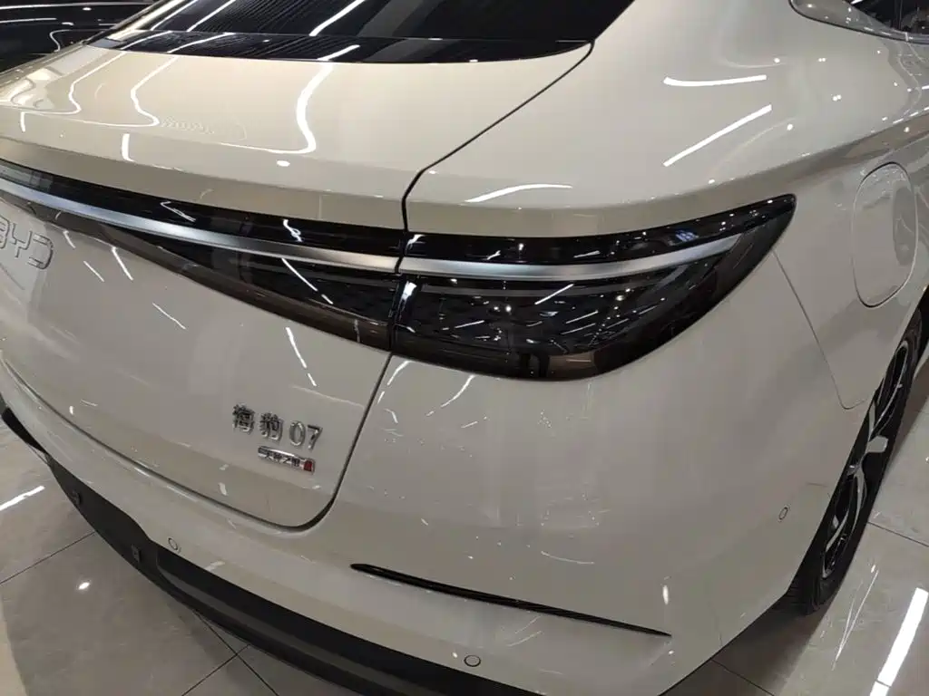BYD Seal 07 DM-i — фото 7