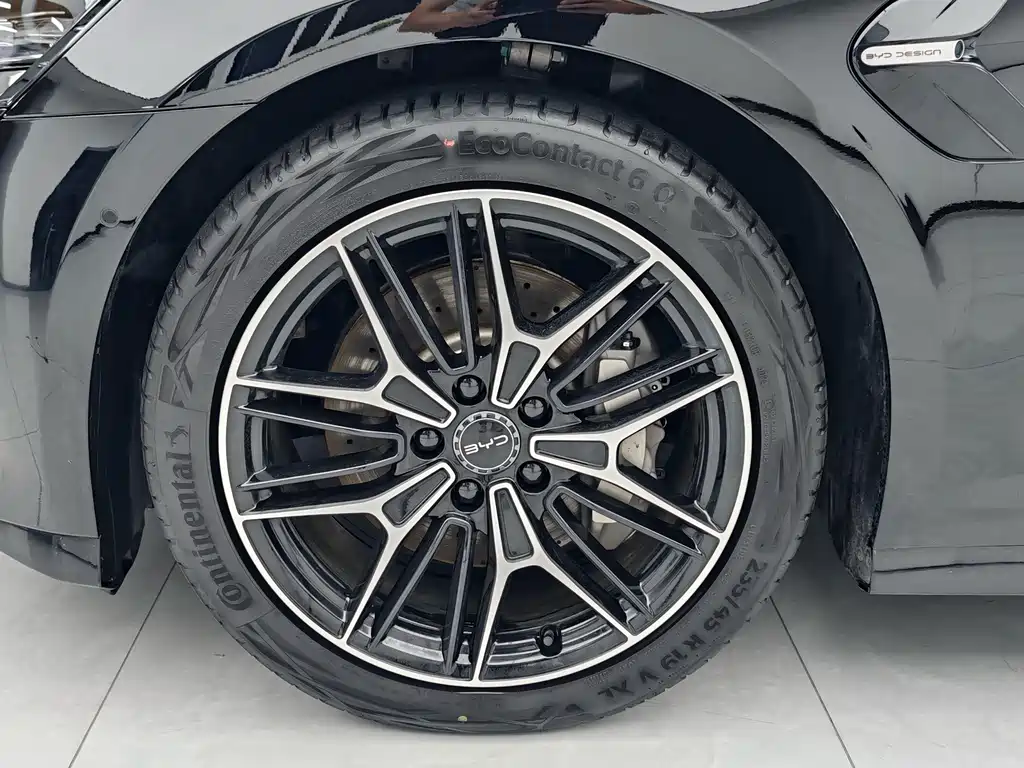 BYD Seal — фото 8