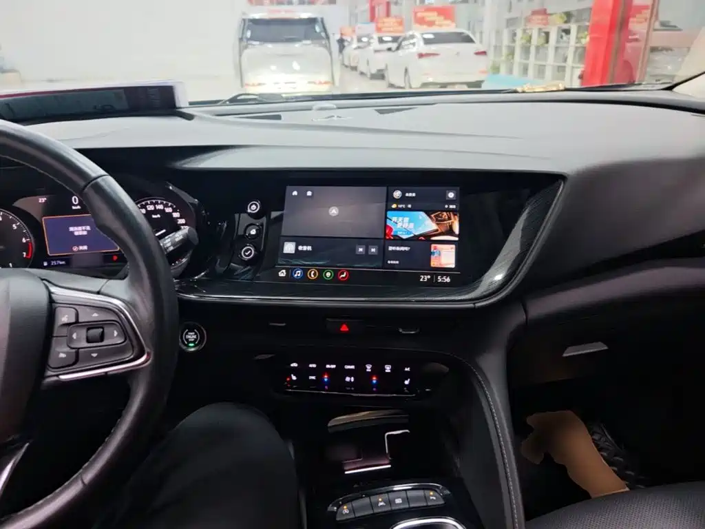 Buick Envision Plus — фото 9