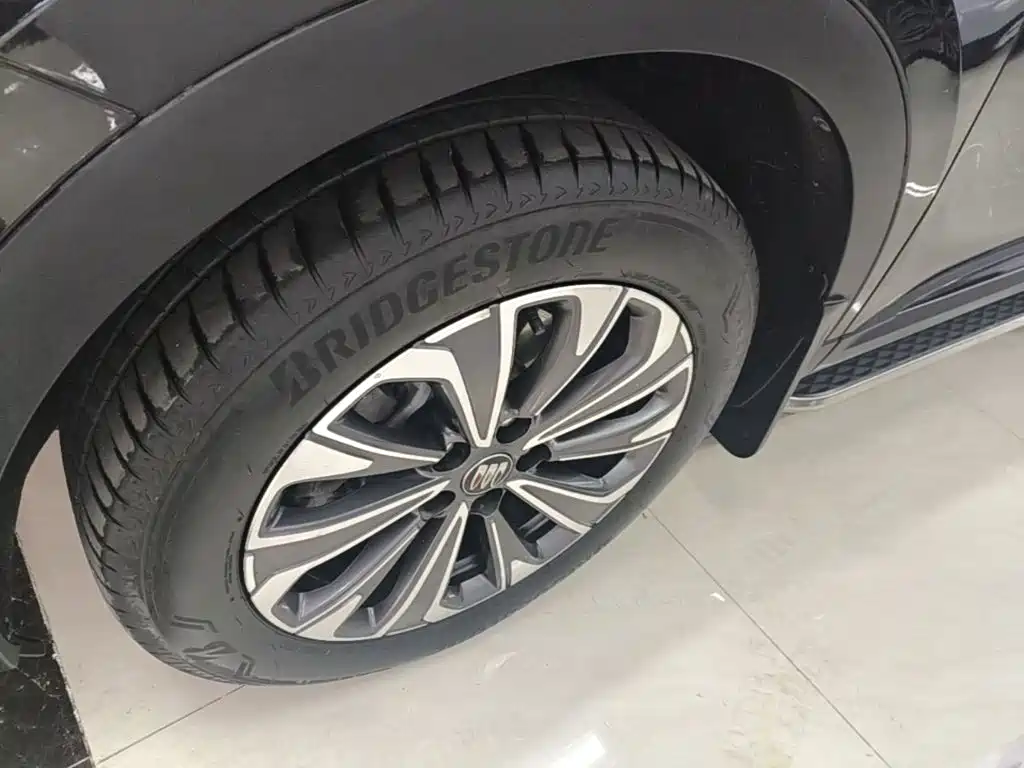 Buick Envision Plus — фото 22