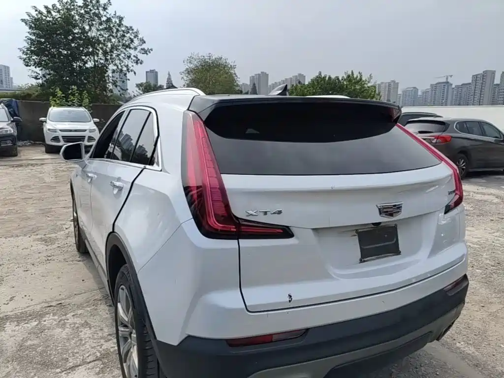 Cadillac XT4 — фото 4