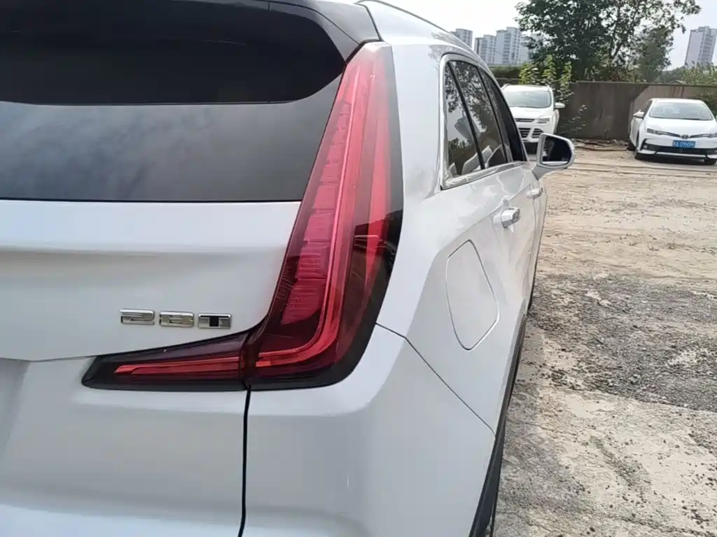 Cadillac XT4 — фото 7