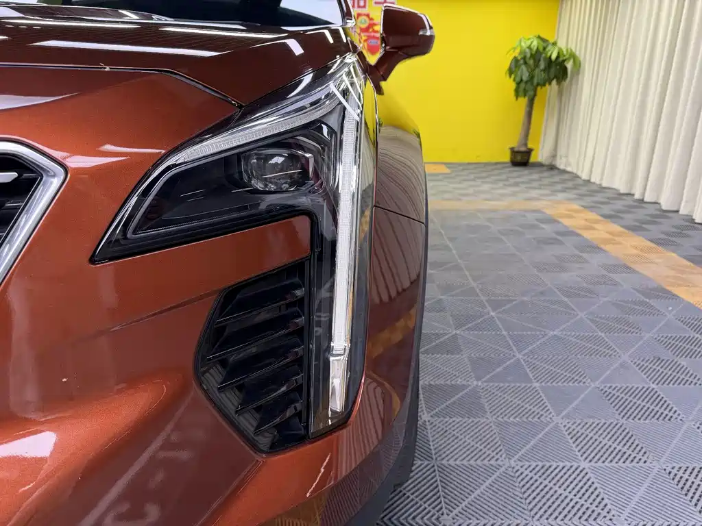 Cadillac XT4 — фото 33