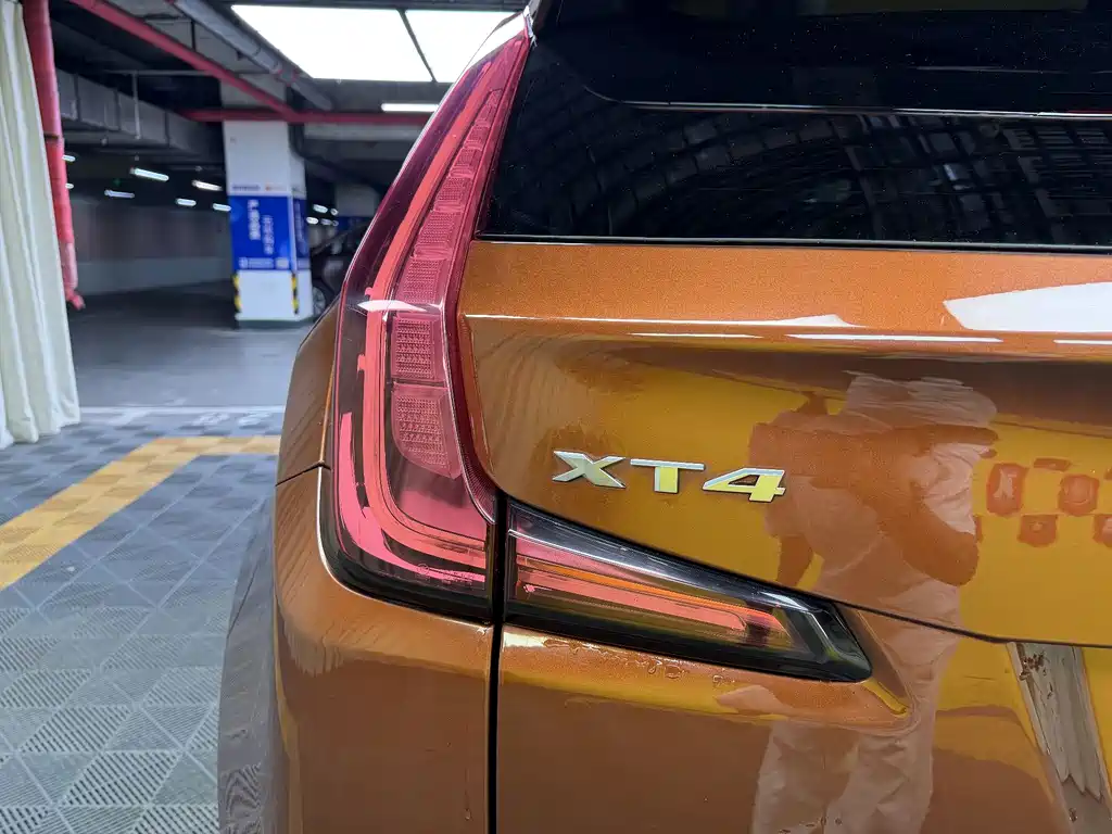 Cadillac XT4 — фото 8