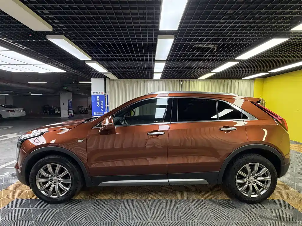 Cadillac XT4 — фото 9