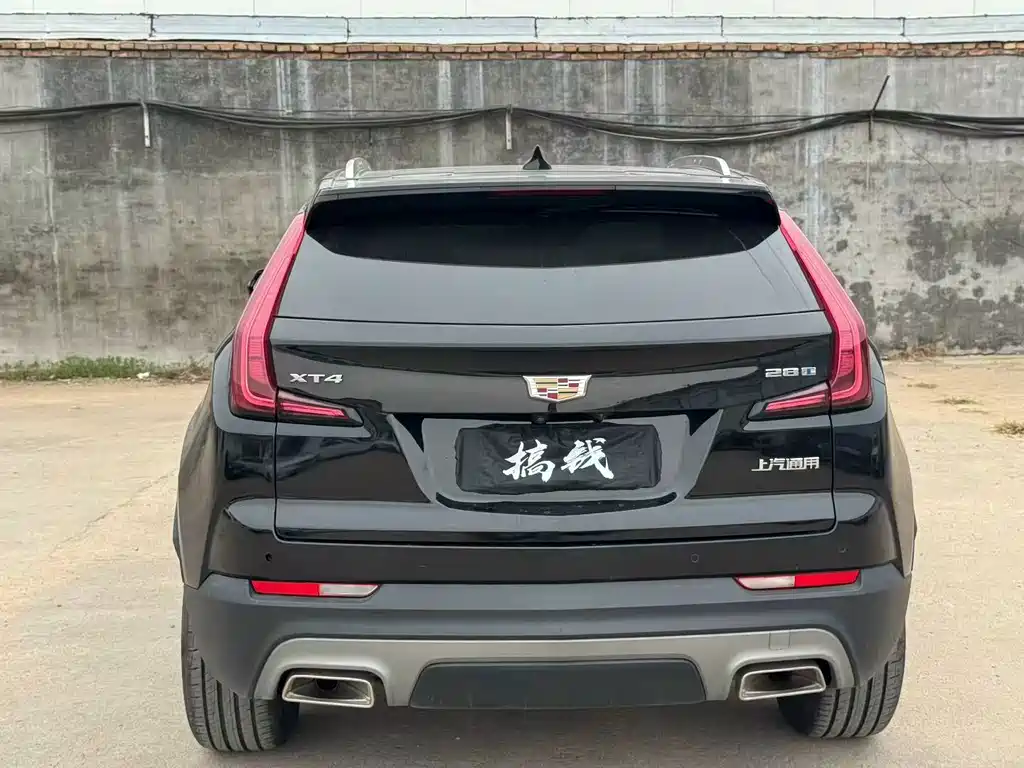 Cadillac XT4 — фото 8