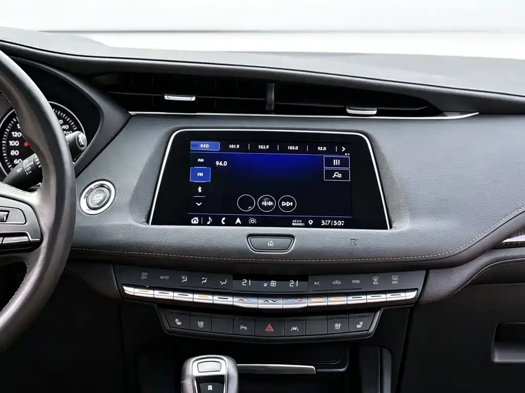 Cadillac XT4 — фото 7