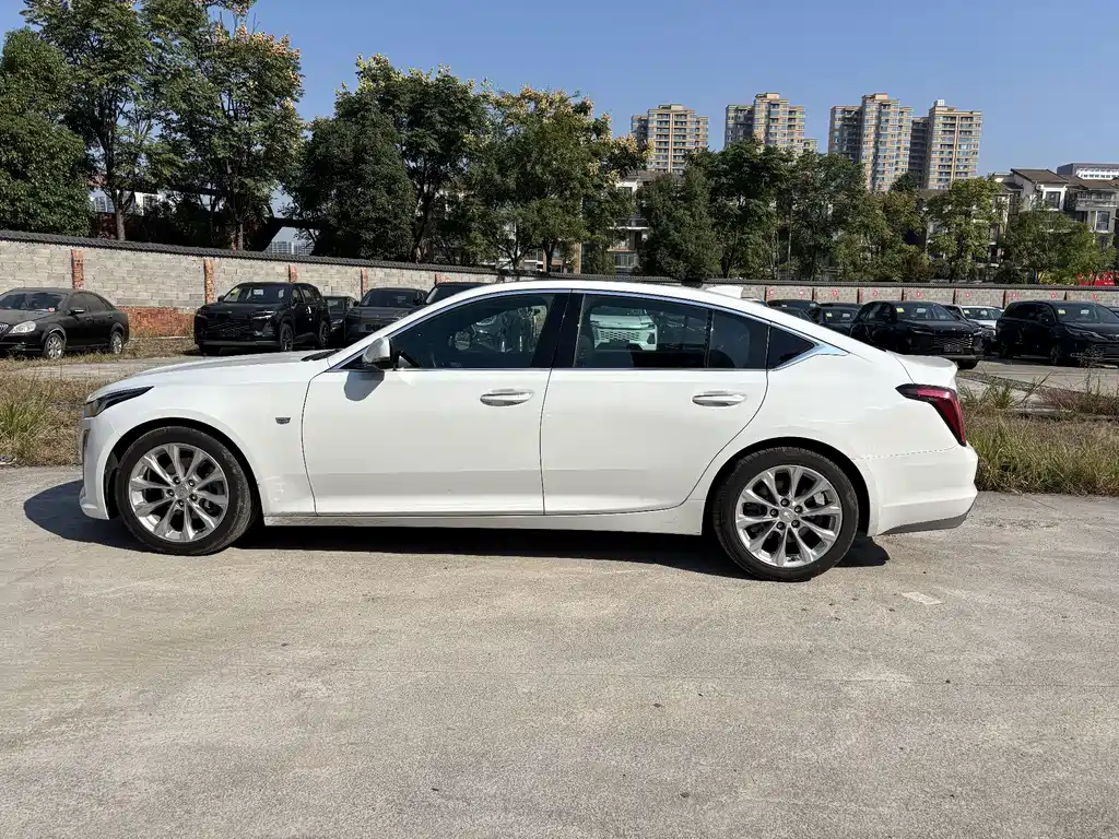 Cadillac CT5 — фото 4