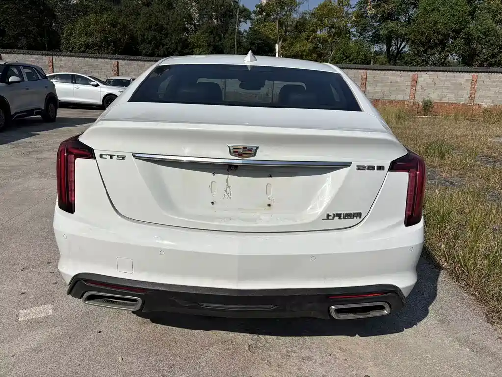 Cadillac CT5 — фото 6