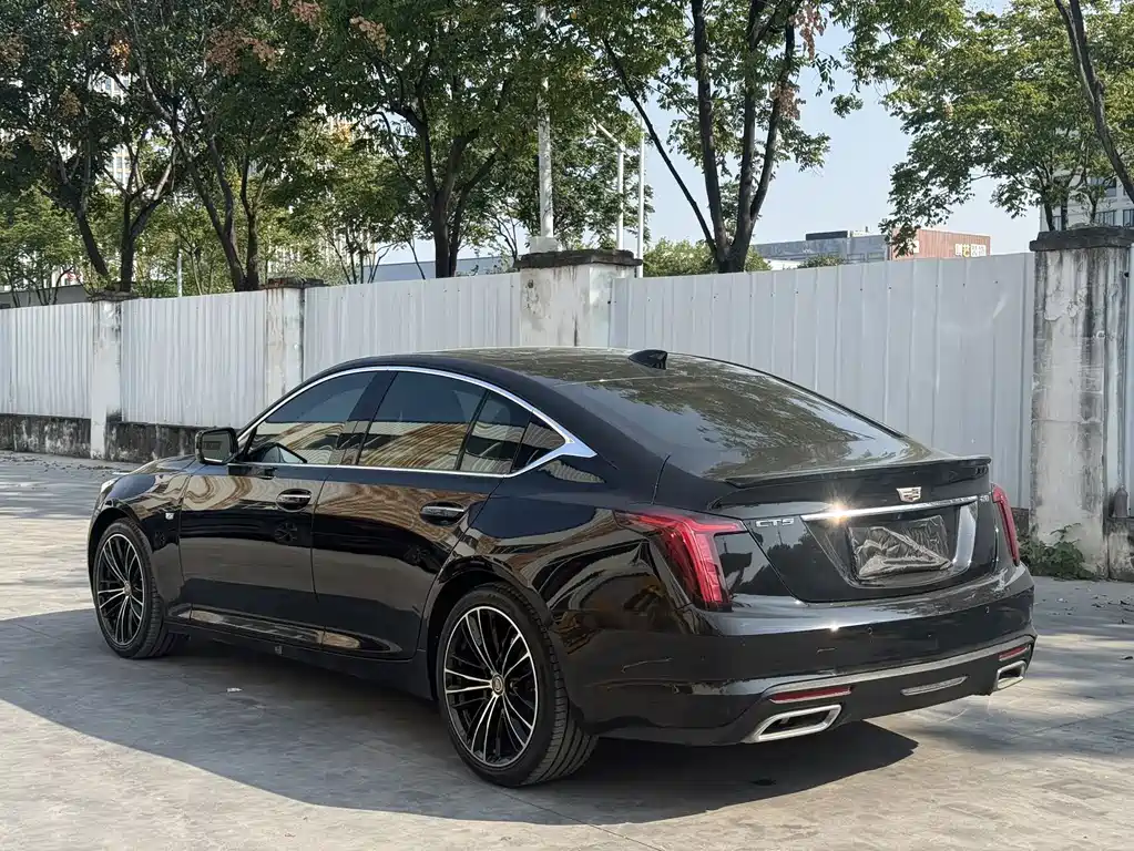 Cadillac CT5 — фото 7