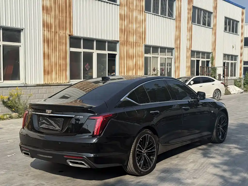 Cadillac CT5 — фото 9