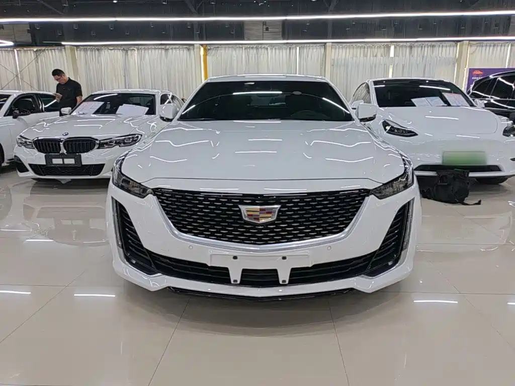Cadillac CT5 — фото 2