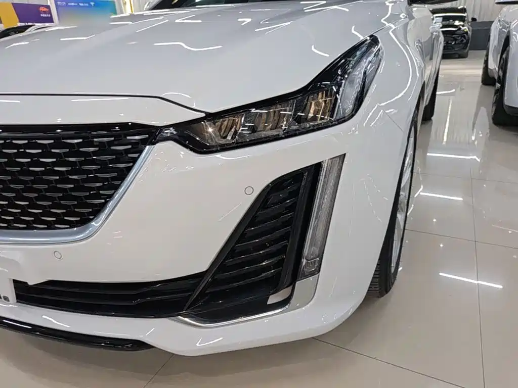 Cadillac CT5 — фото 23