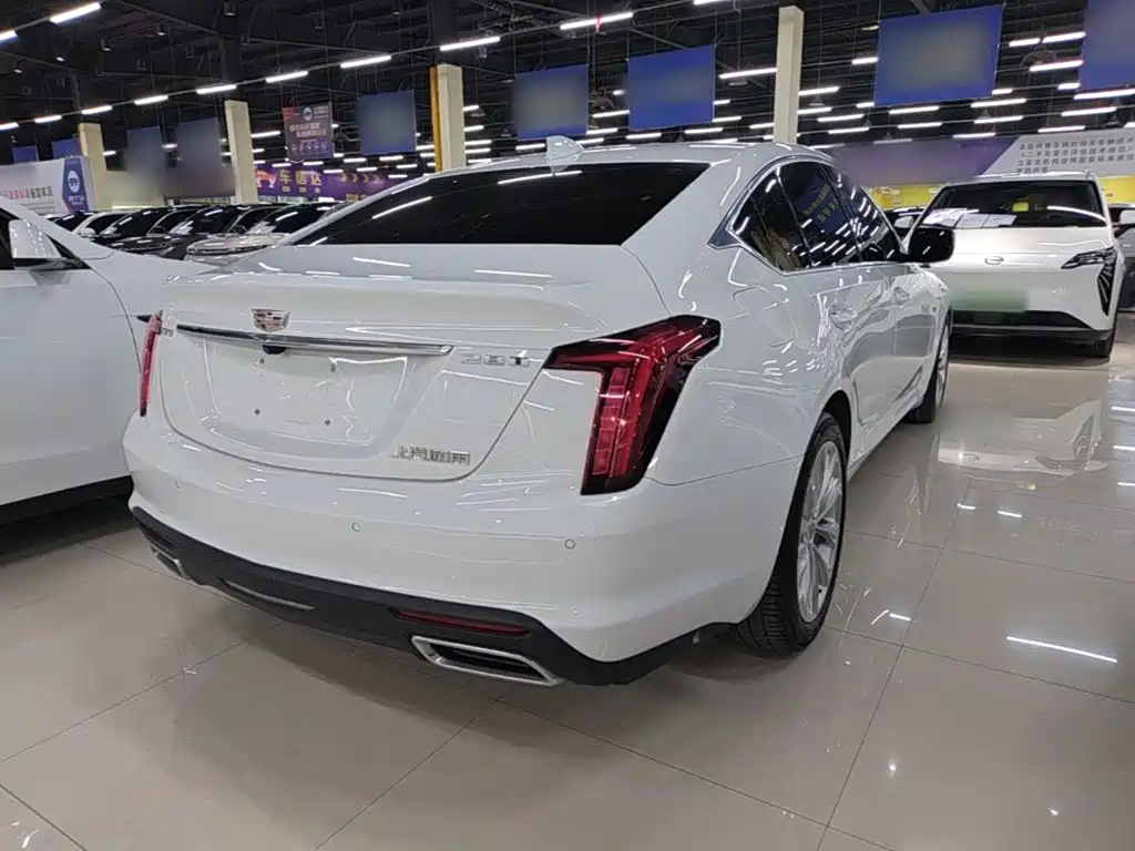 Cadillac CT5 — фото 6