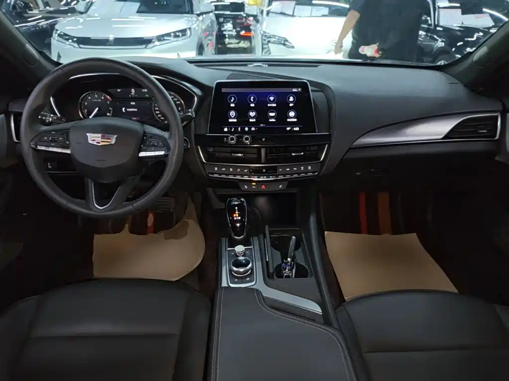 Cadillac CT5 — фото 9