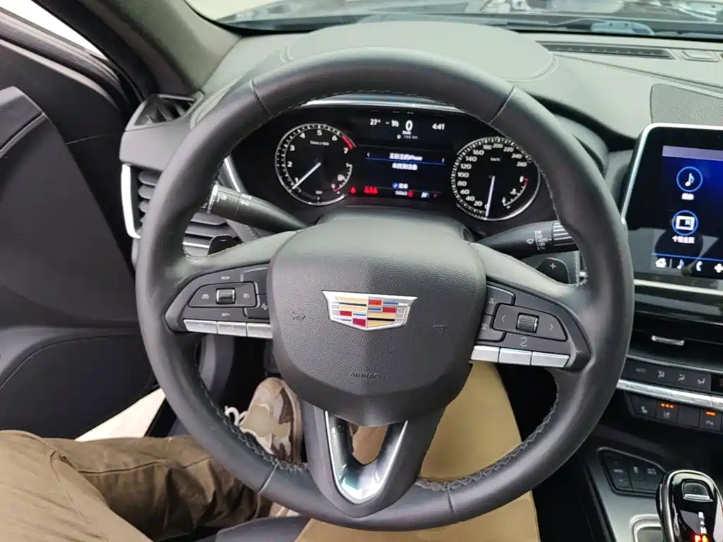 Cadillac CT5 — фото 10