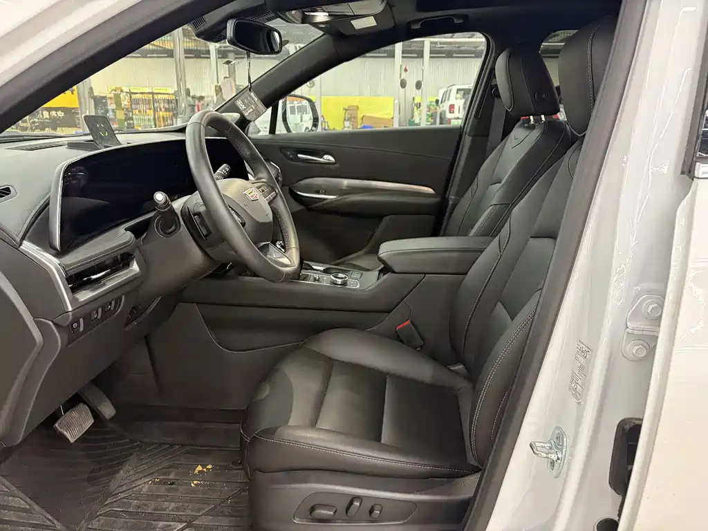 Cadillac XT4 — фото 4