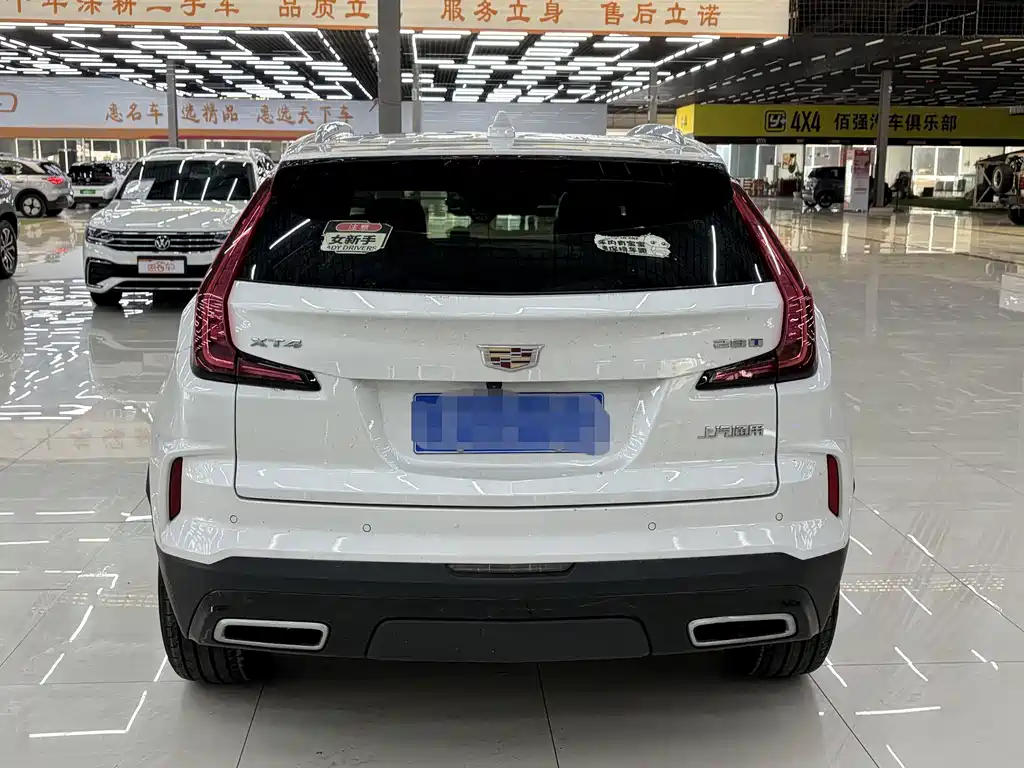 Cadillac XT4 — фото 8