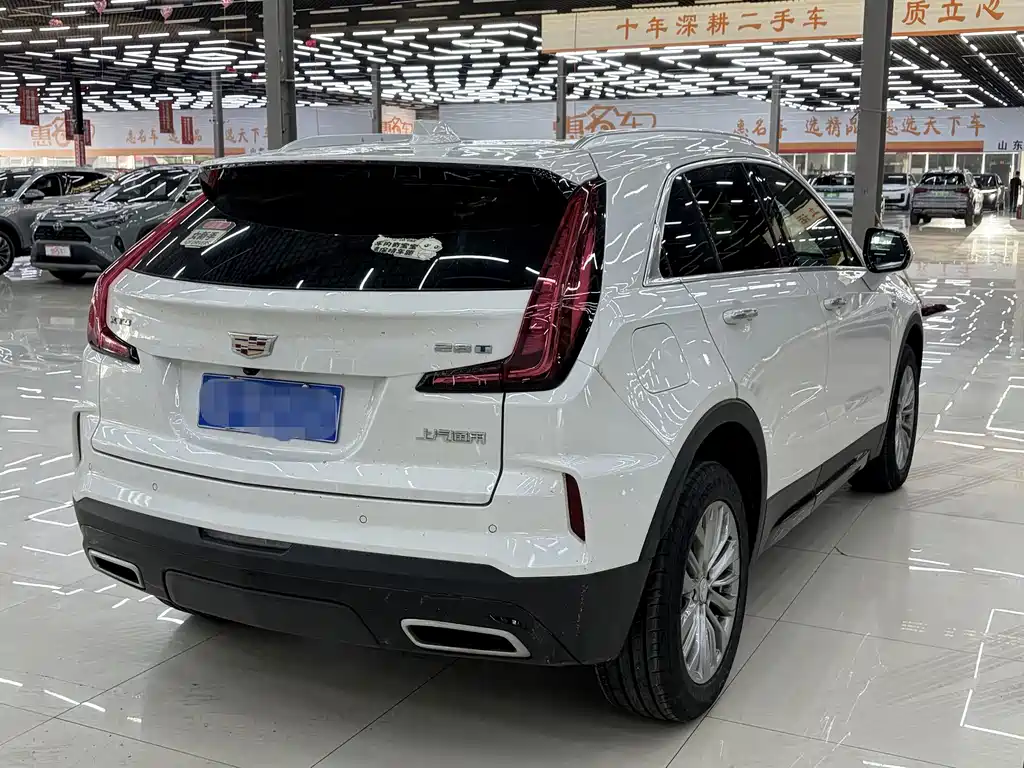 Cadillac XT4 — фото 9