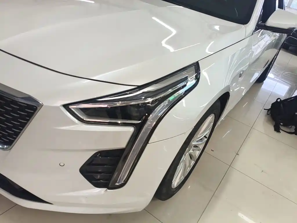 Cadillac CT6 — фото 23