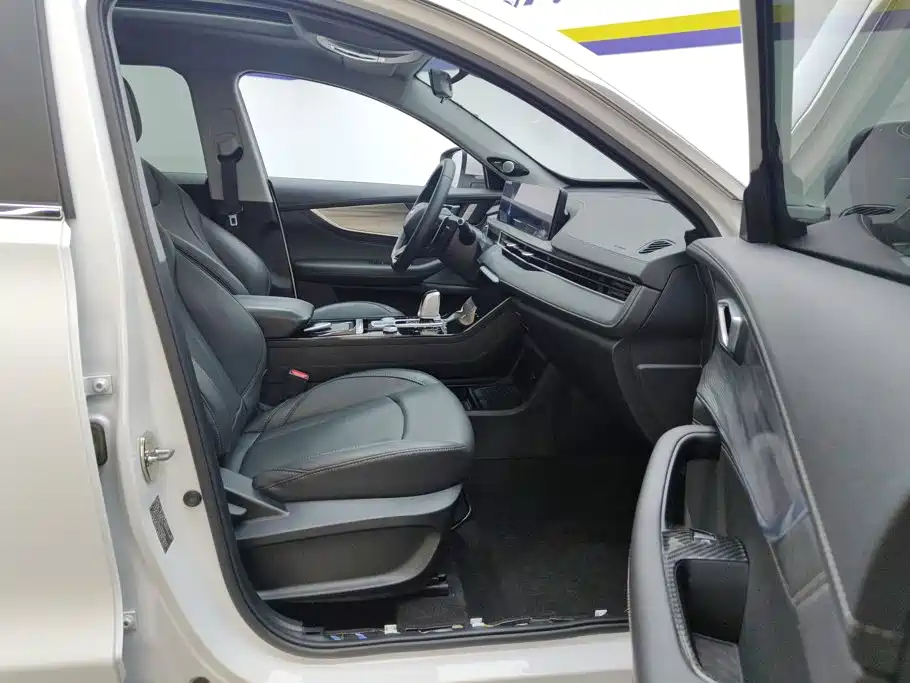 Chery Tiggo 8 PLUS — фото 8