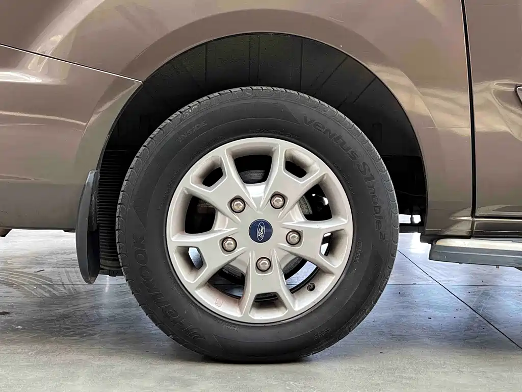 Ford Tourneo — фото 4