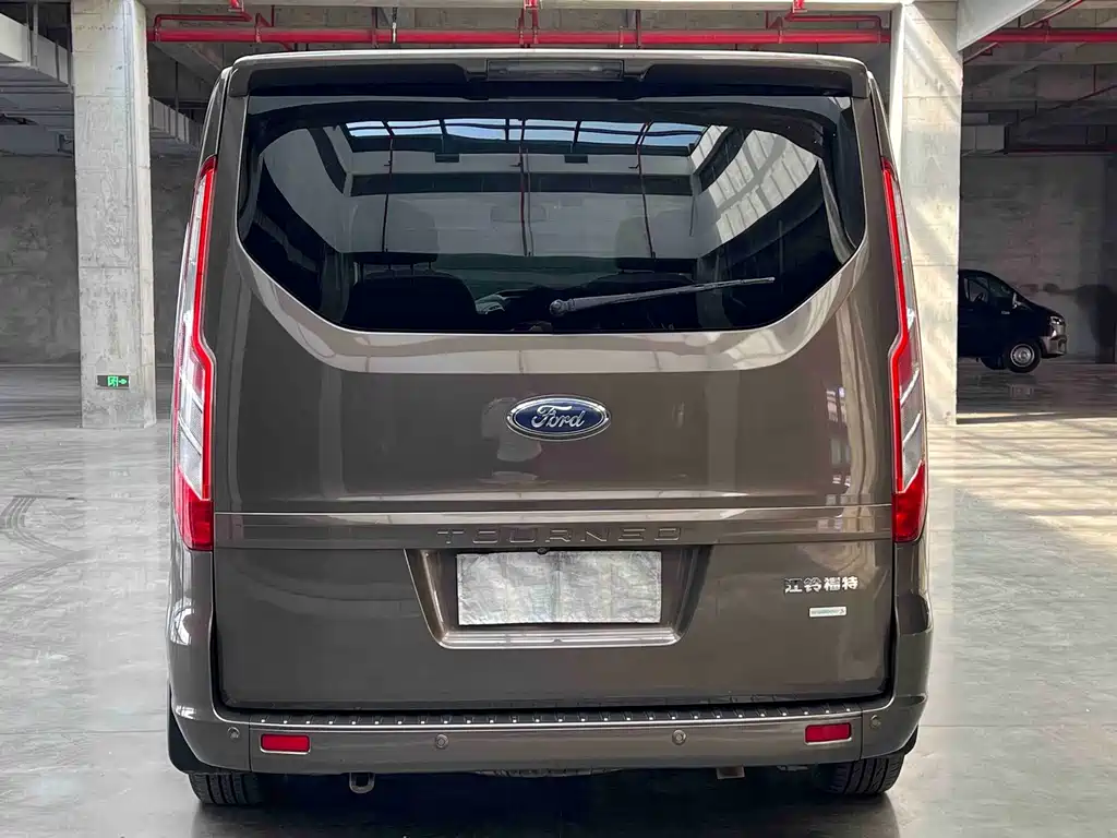 Ford Tourneo — фото 5