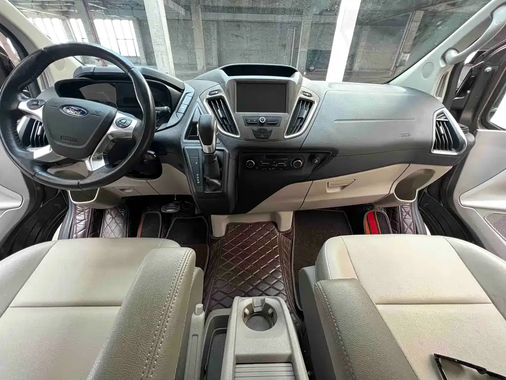 Ford Tourneo — фото 9