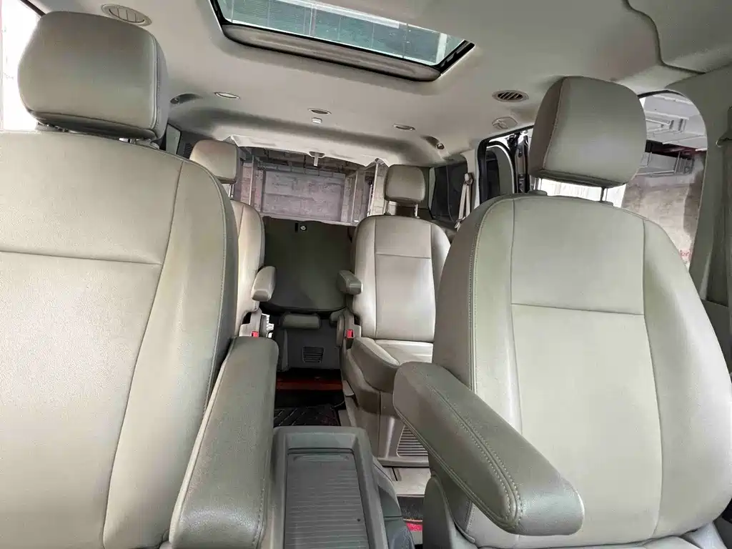 Ford Tourneo — фото 10