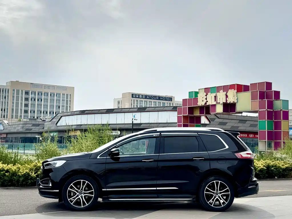 Ford Edge — фото 3