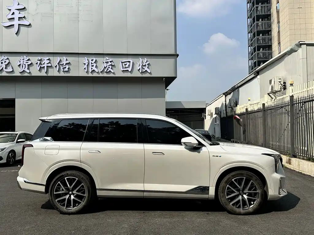GAC Motor Trumpchi ES9 — фото 9