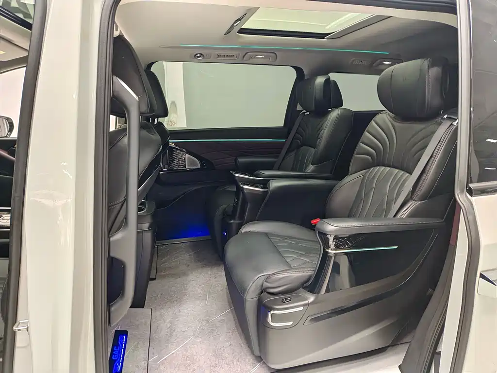 GAC Motor Trumpchi M8 — фото 5