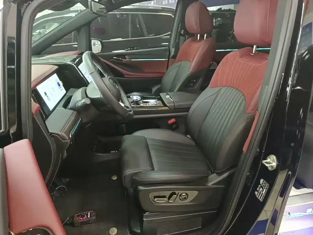 GAC Motor Trumpchi M8 — фото 14