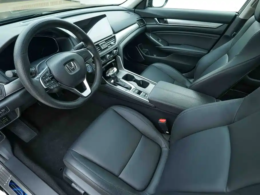 Honda Accord — фото 9