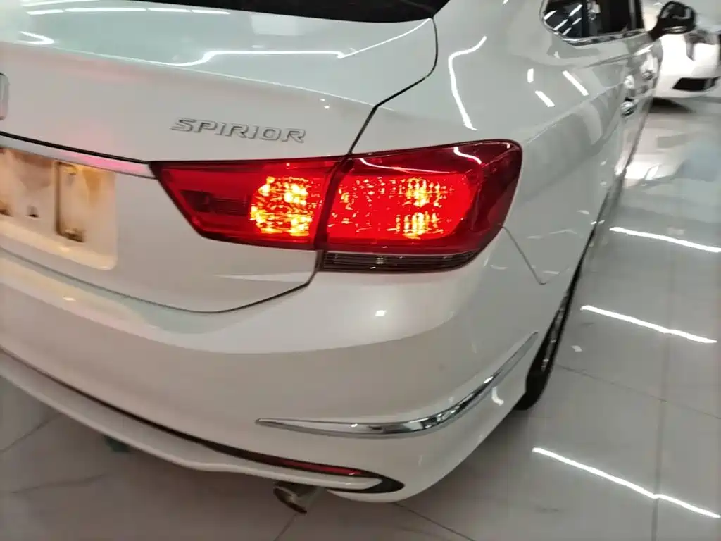 Honda Spirior — фото 7