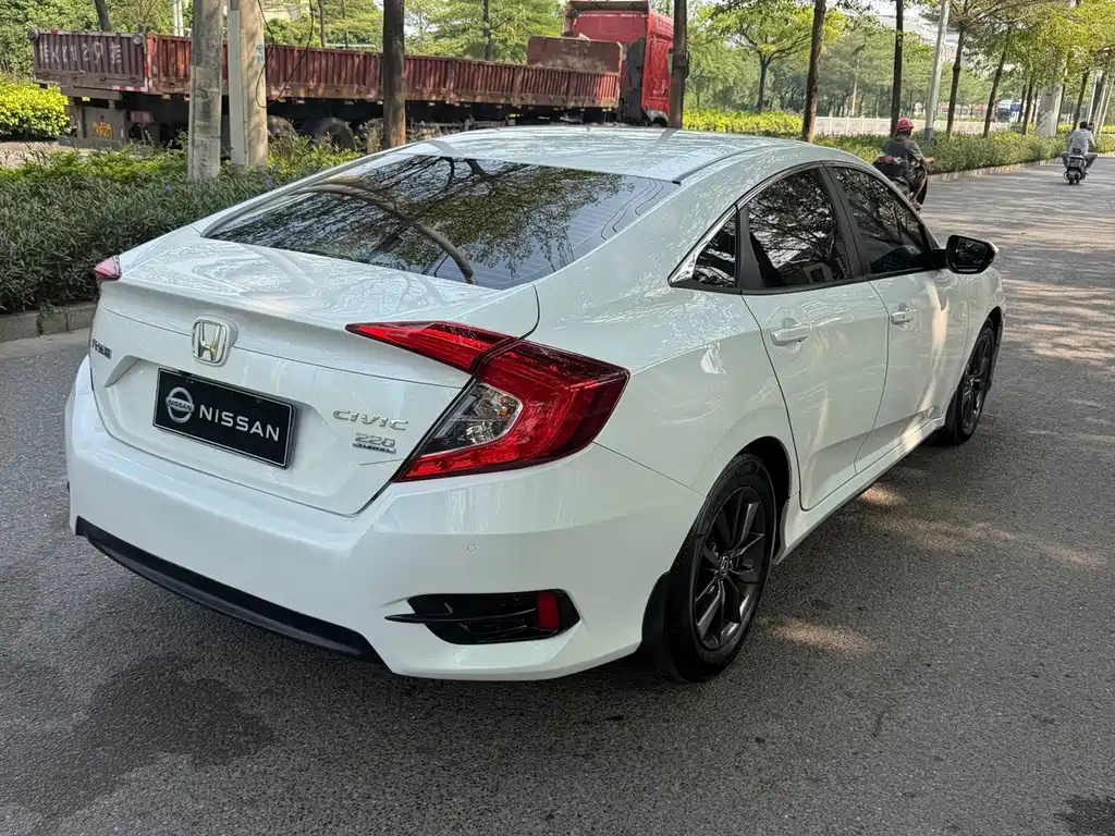 Honda Civic — фото 4