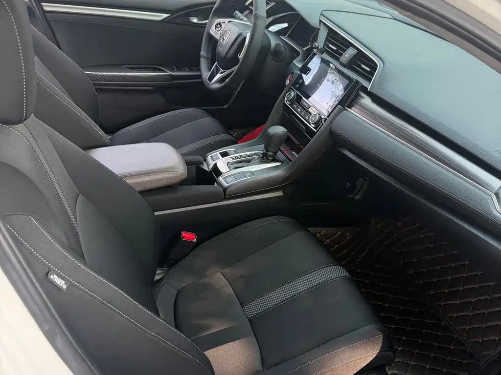 Honda Civic — фото 10