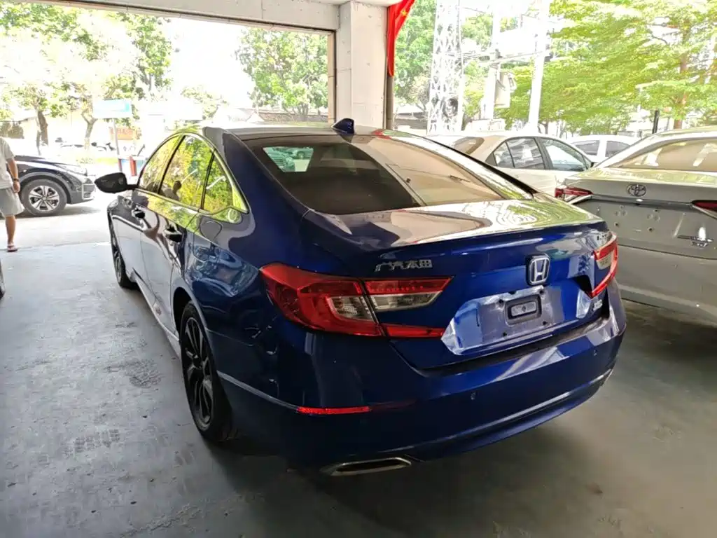 Honda Accord — фото 4