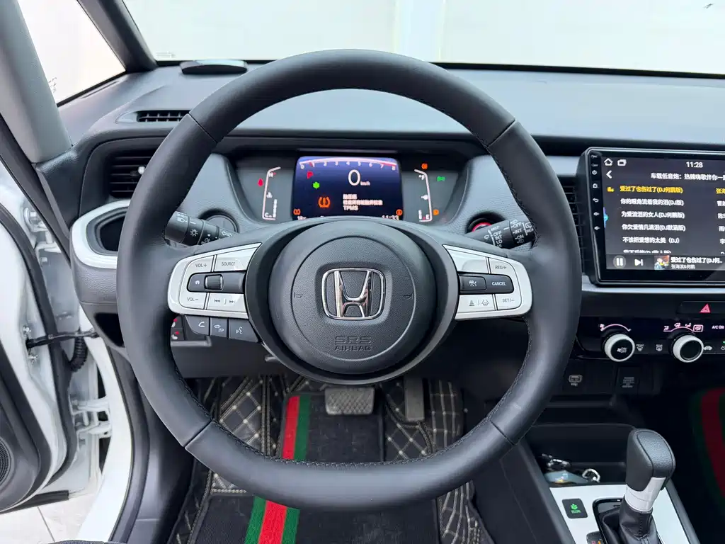 Honda Fit — фото 11