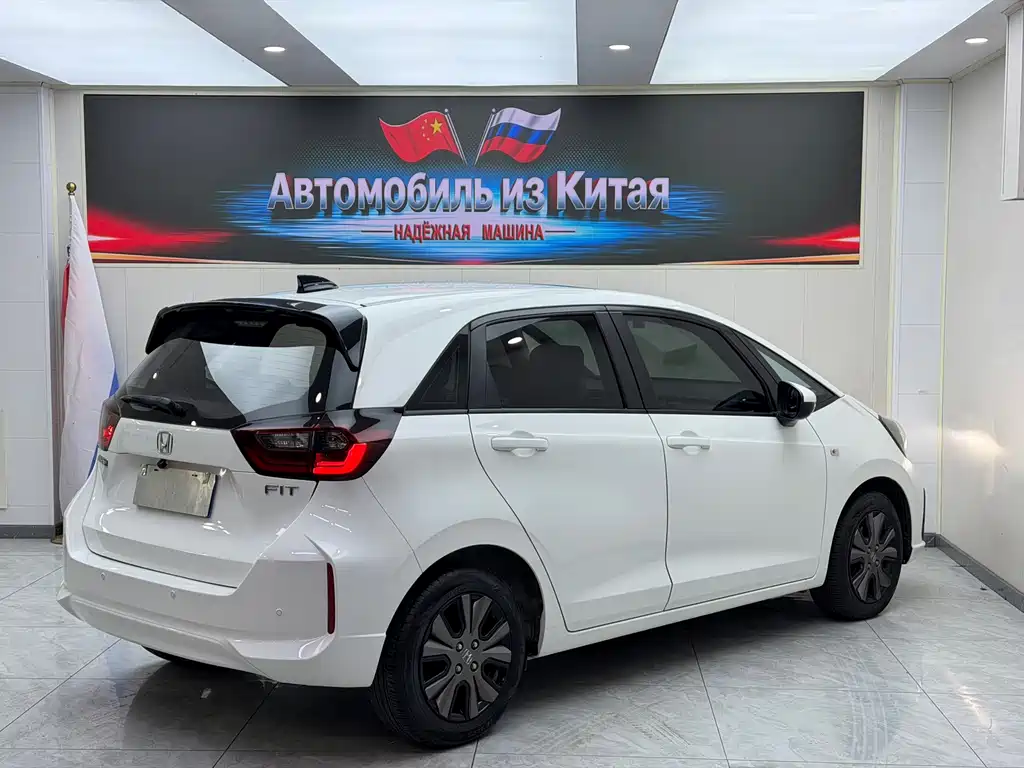 Honda Fit — фото 4