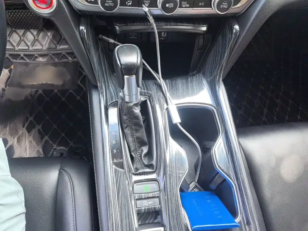 Honda Accord — фото 6