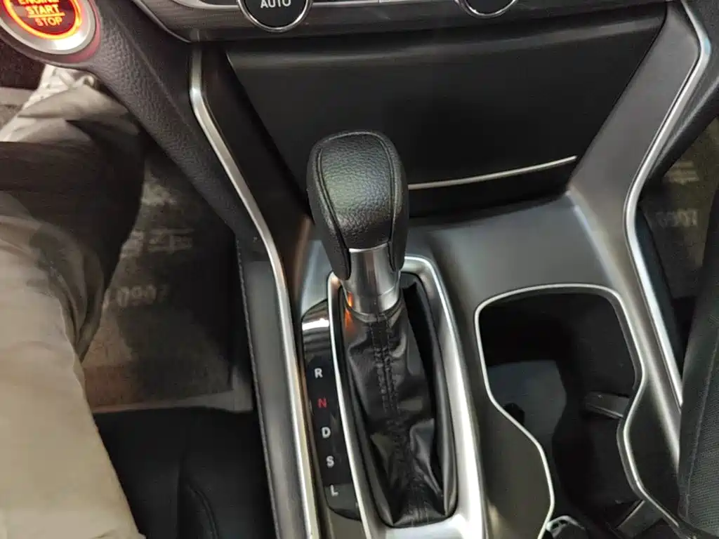 Honda Accord — фото 13