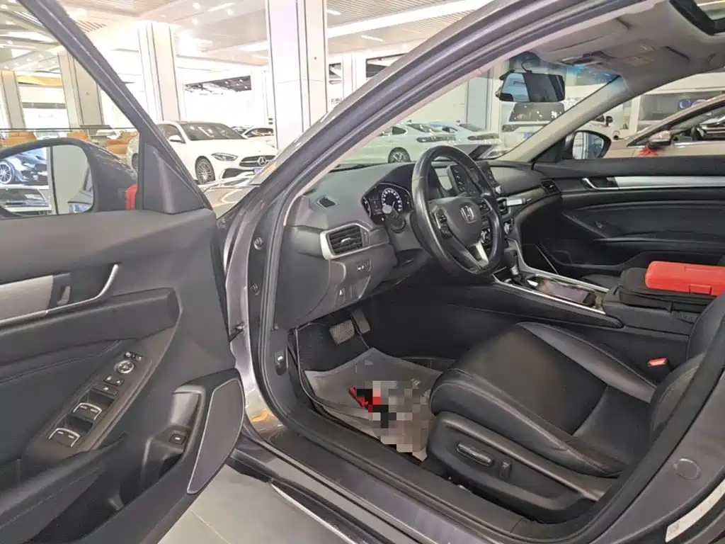 Honda Accord — фото 15